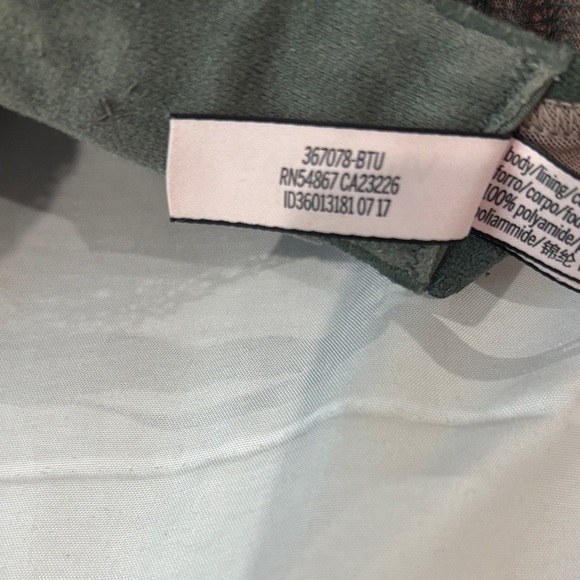 Victoria's Secret Black Lace Bra with Taupe Underlay - Picture 6 of 6